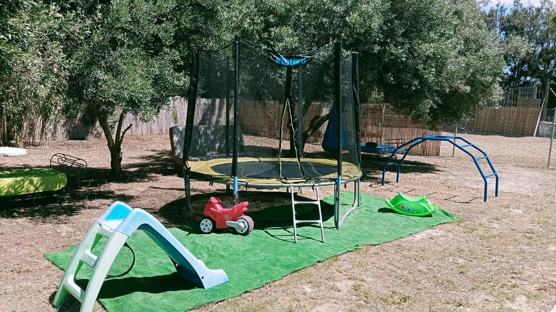 Cabanas Chiclana Jardin Parking Mundo Magico شيكلانا دي لا فرونتيرا 0*,  إسبانيا